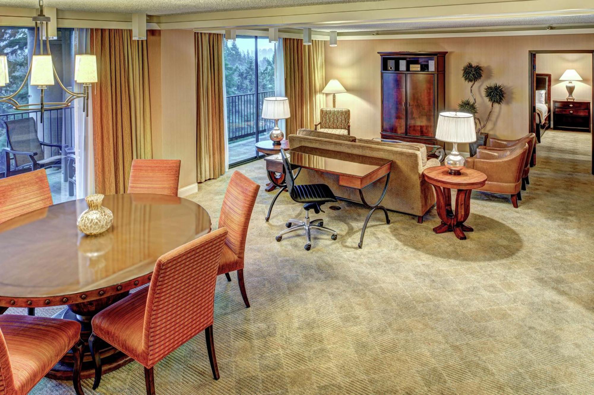 Doubletree By Hilton Seattle Airport Hotel SeaTac Exterior photo