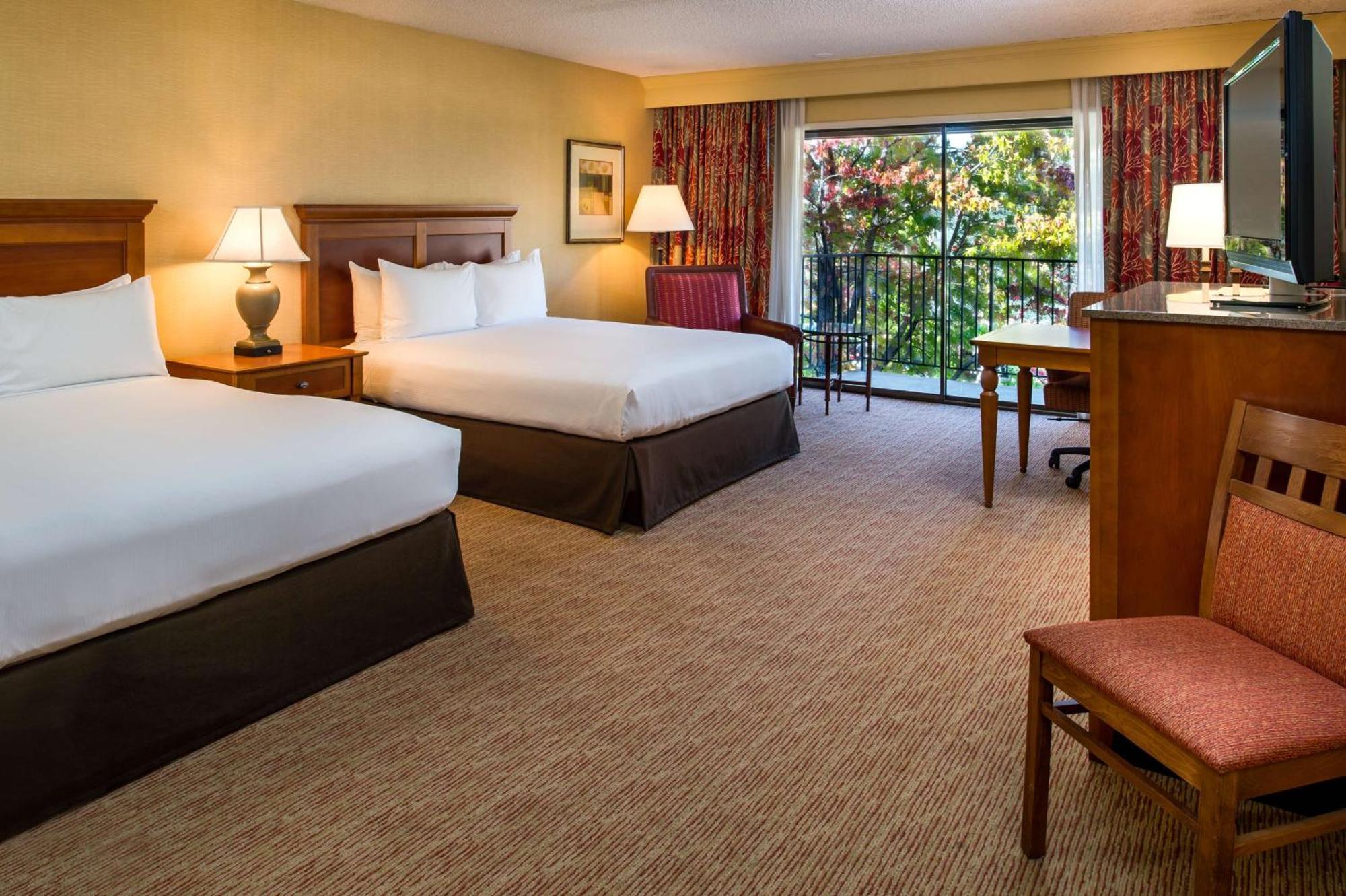Doubletree By Hilton Seattle Airport Hotel SeaTac Exterior photo